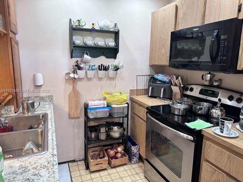 2480 W 67th Pl # 12, Hialeah FL 33016
