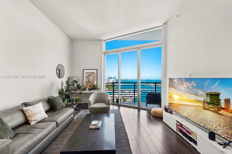 335 S Biscayne Blvd # 10, Miami FL 33131