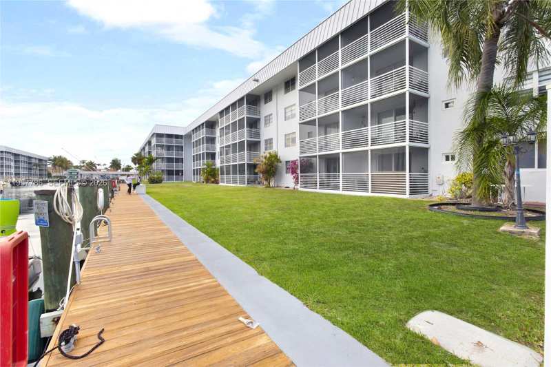 3600 NE 170th St # 312, North Miami Beach FL 33160
