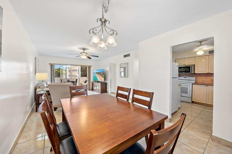 701 Lori Drive # 206, Palm Springs FL 33461