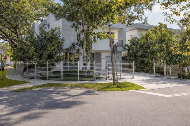 2851 SW 33rd Ct # 2851, Miami FL 33133