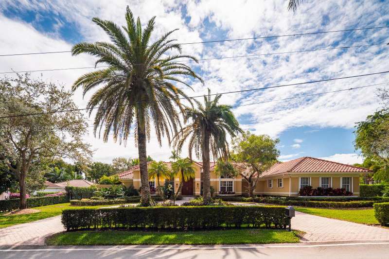 5770 SW 128th St, Pinecrest FL 33156