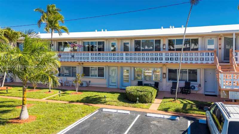 901 SW 11th Ave # 17H, Hallandale Beach FL 33009