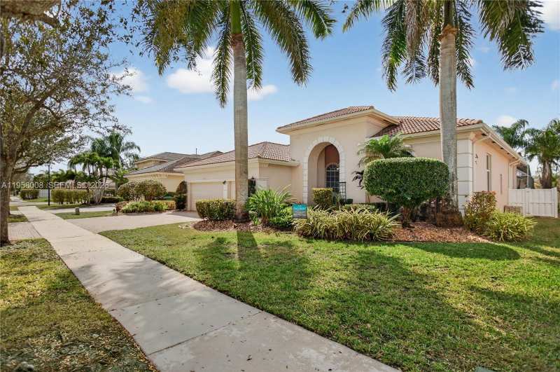6353 SW 191st Ave, Pembroke Pines FL 33332