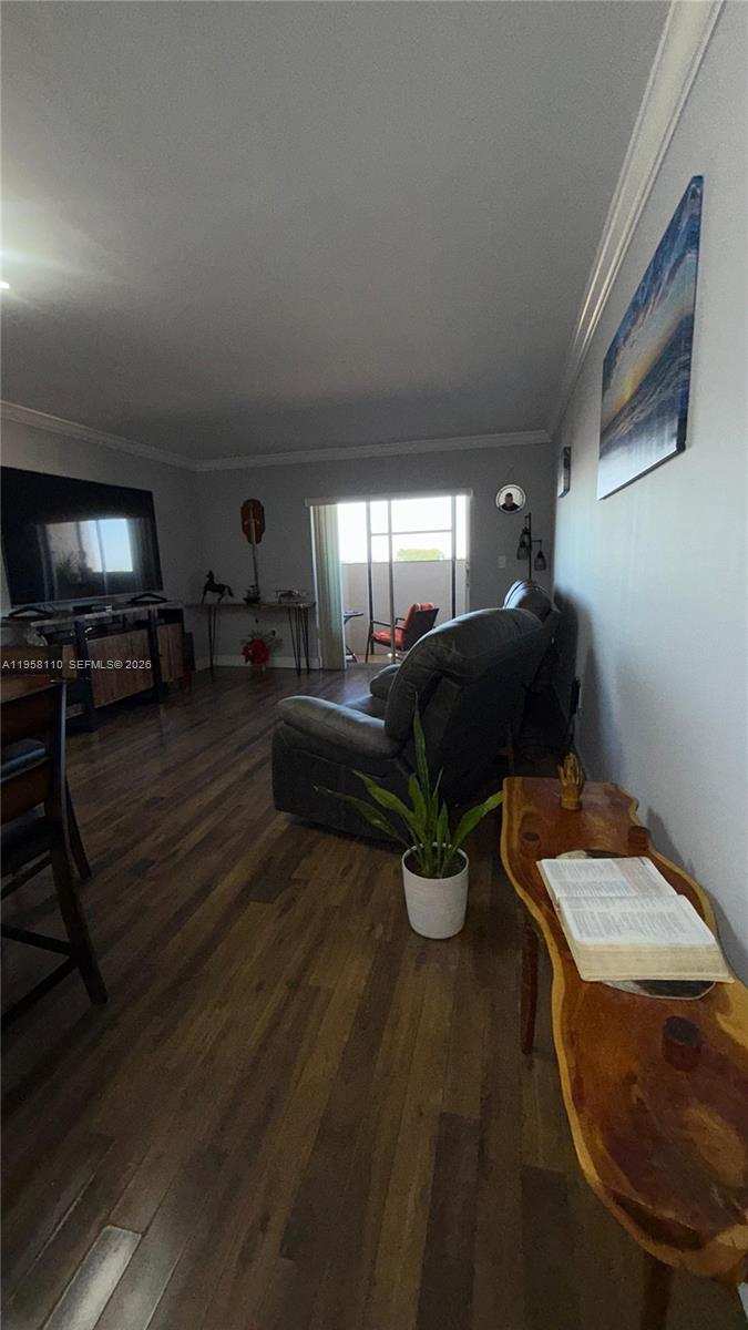 1075 W 68th St # 403, Hialeah FL 33014