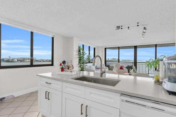 540 Brickell Key Dr # 832, Miami FL 33131
