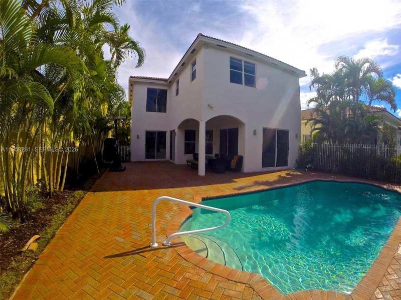 1675 NE 196th St, Miami FL 33179