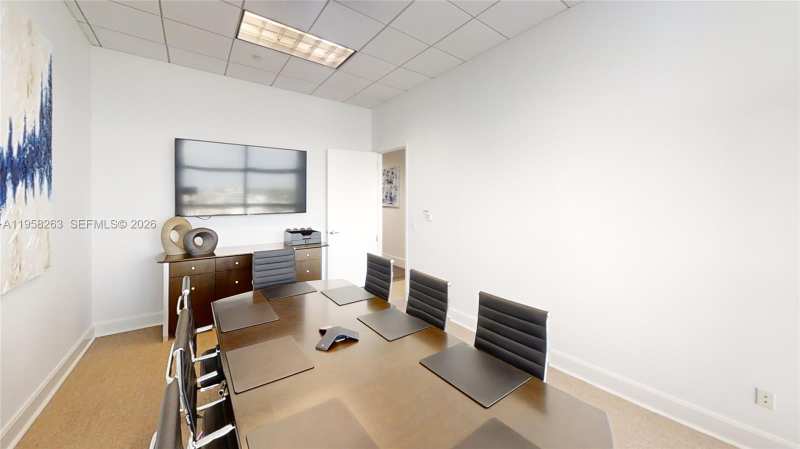 175 SW 7th St # 1612, Miami FL 33130