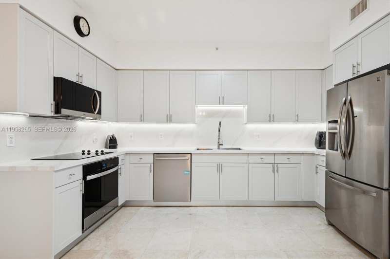 717 Crandon Blvd # 507, Key Biscayne FL 33149