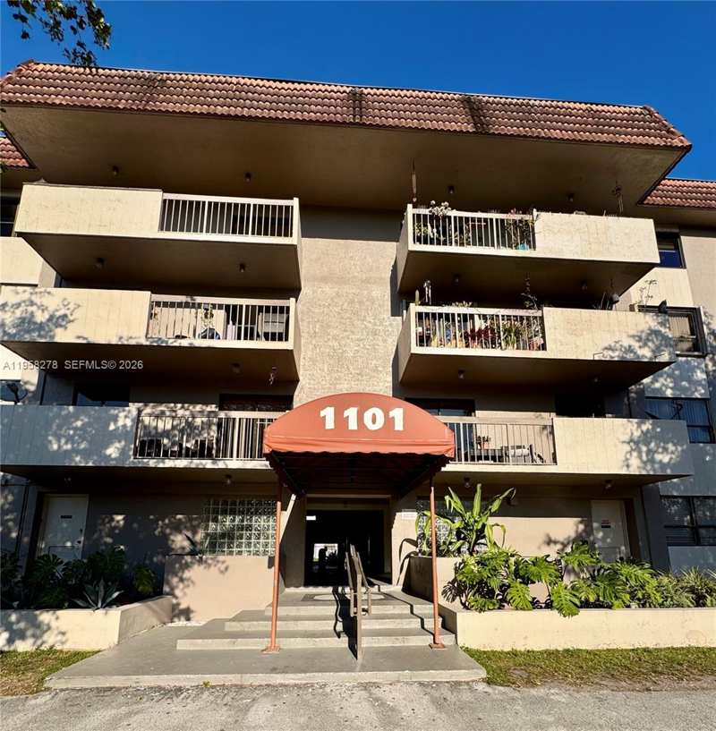 1101 SW 122nd Ave # 302, Miami FL 33184
