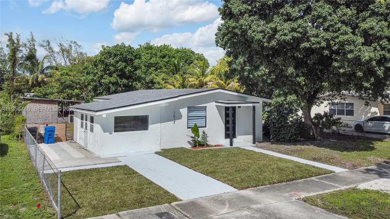 1617 NW 15th St, Fort Lauderdale FL 33311
