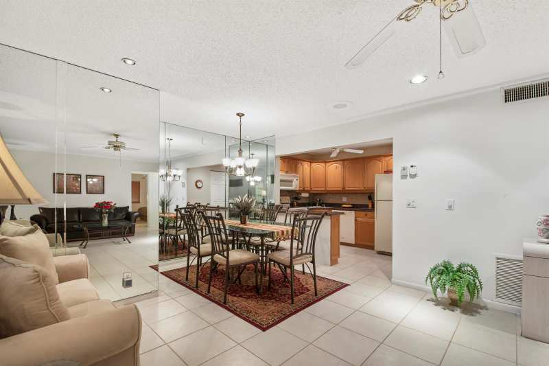417 Pine Glen Lane # 2, FL 33463