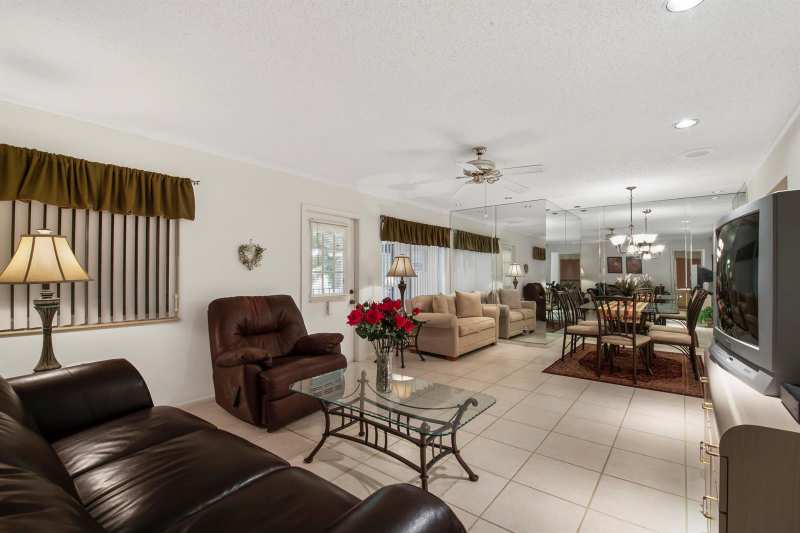 417 Pine Glen Lane # 2, FL 33463