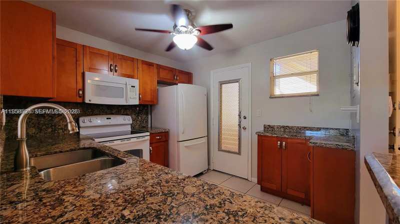 406 NW 68th Ave # 304, Plantation FL 33317