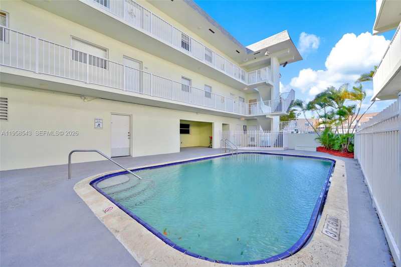 12890 NE 8th Ave # 208, North Miami FL 33161