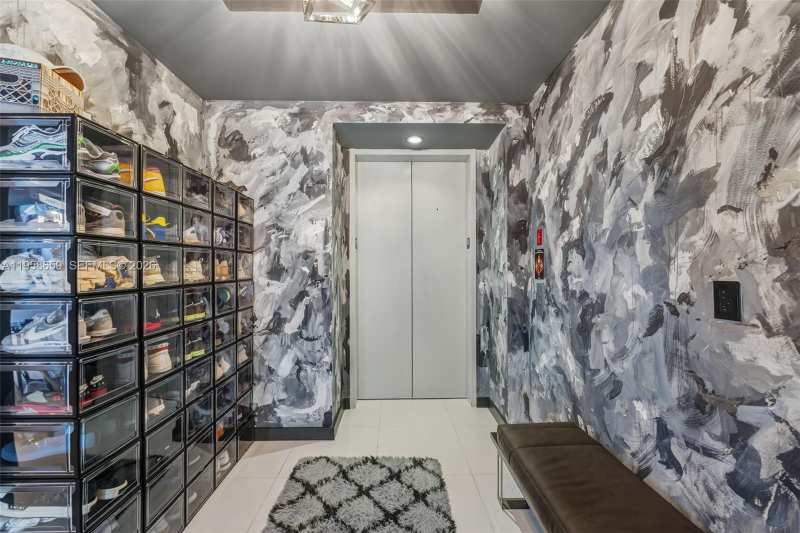 851 NE 1st Ave # 4303, Miami FL 33132