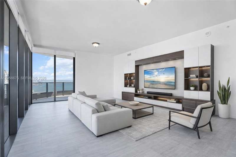 1000 Brickell Plz, Miami FL 33131