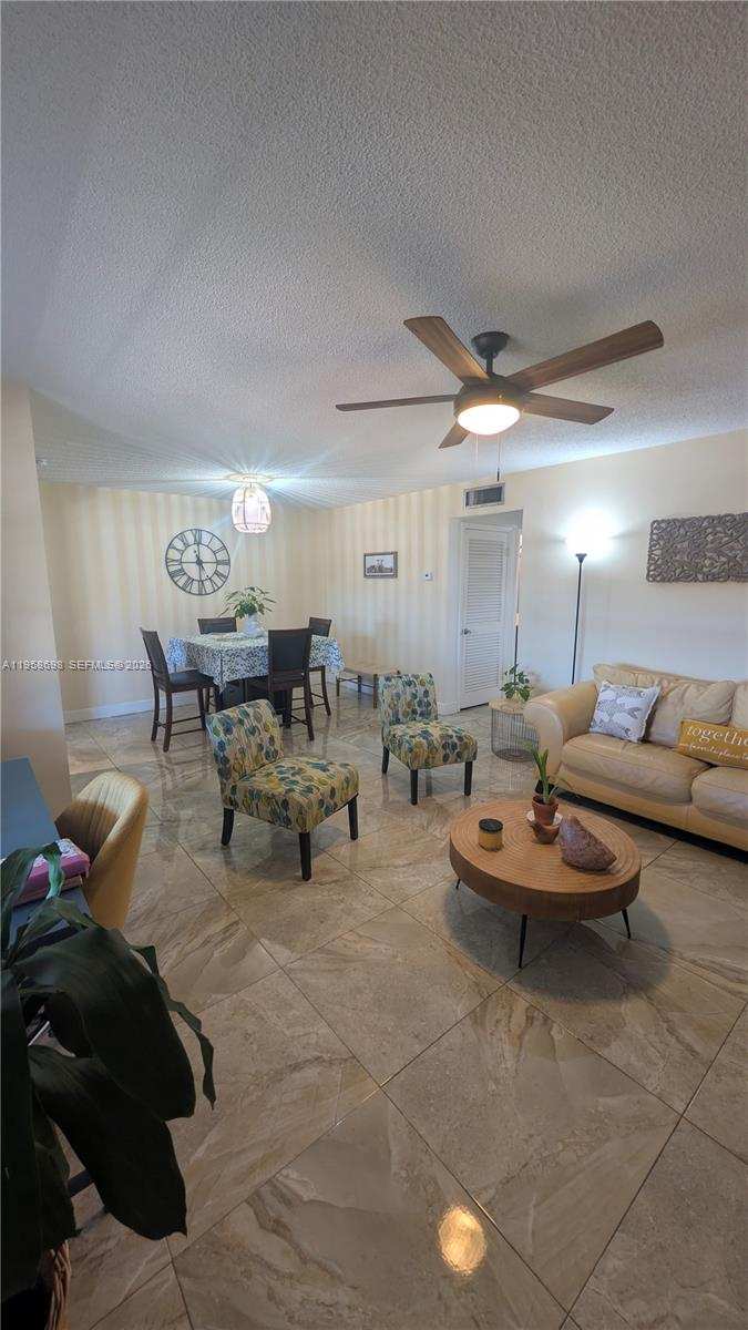 5300 Washington St # T324, Hollywood FL 33021