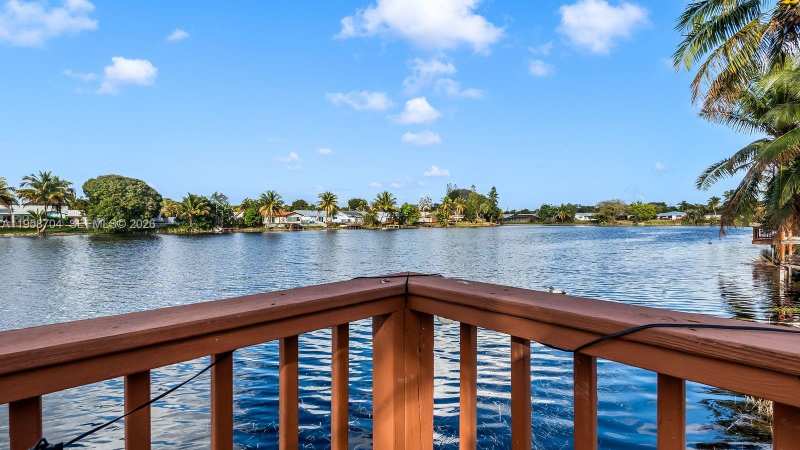 3371 NW 67th St, Fort Lauderdale FL 33309