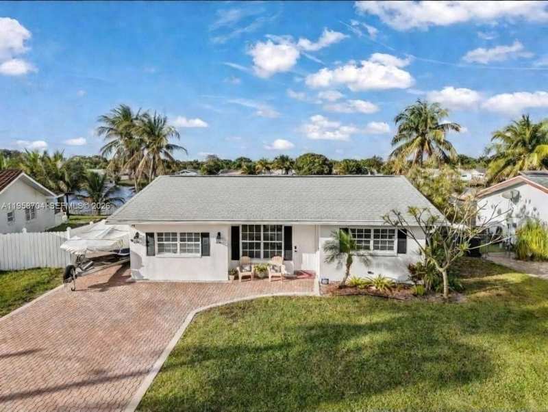 3371 NW 67th St, Fort Lauderdale FL 33309