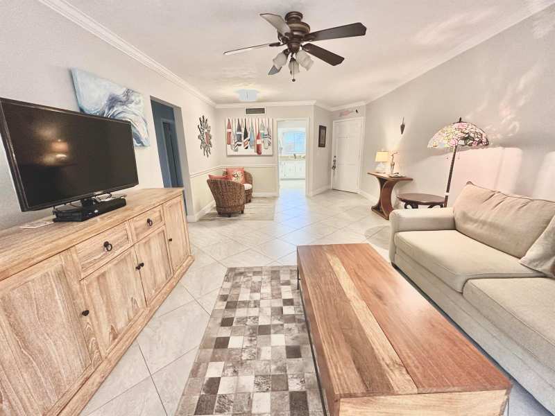 6 Garden Street # 204, Tequesta FL 33469