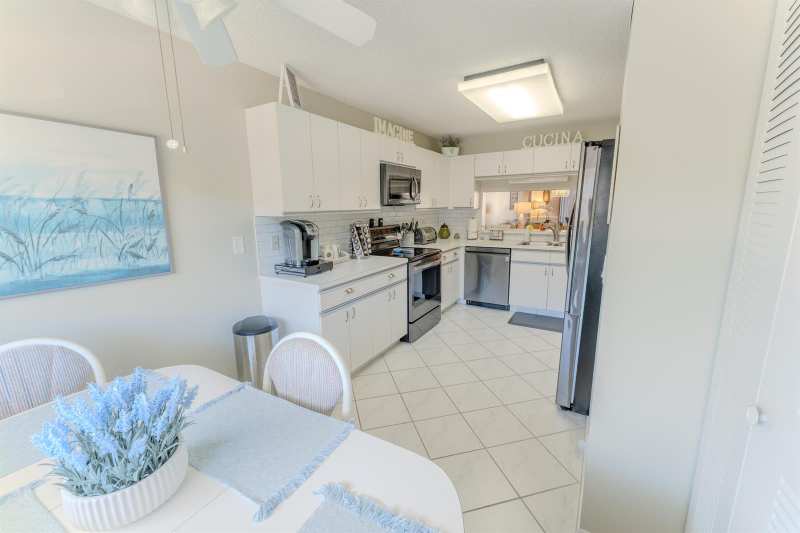4725 Lucerne Lakes Boulevard E # 203, Lake Worth FL 33467