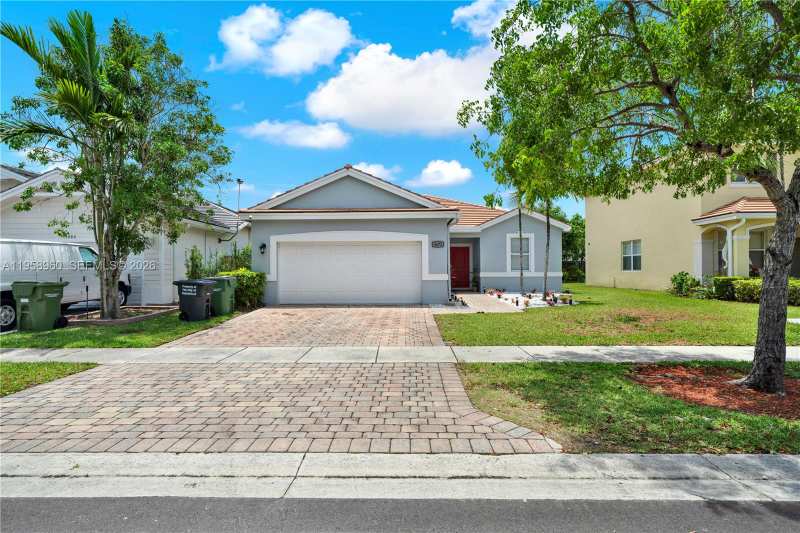 3472 NE 2nd St, Homestead FL 33033