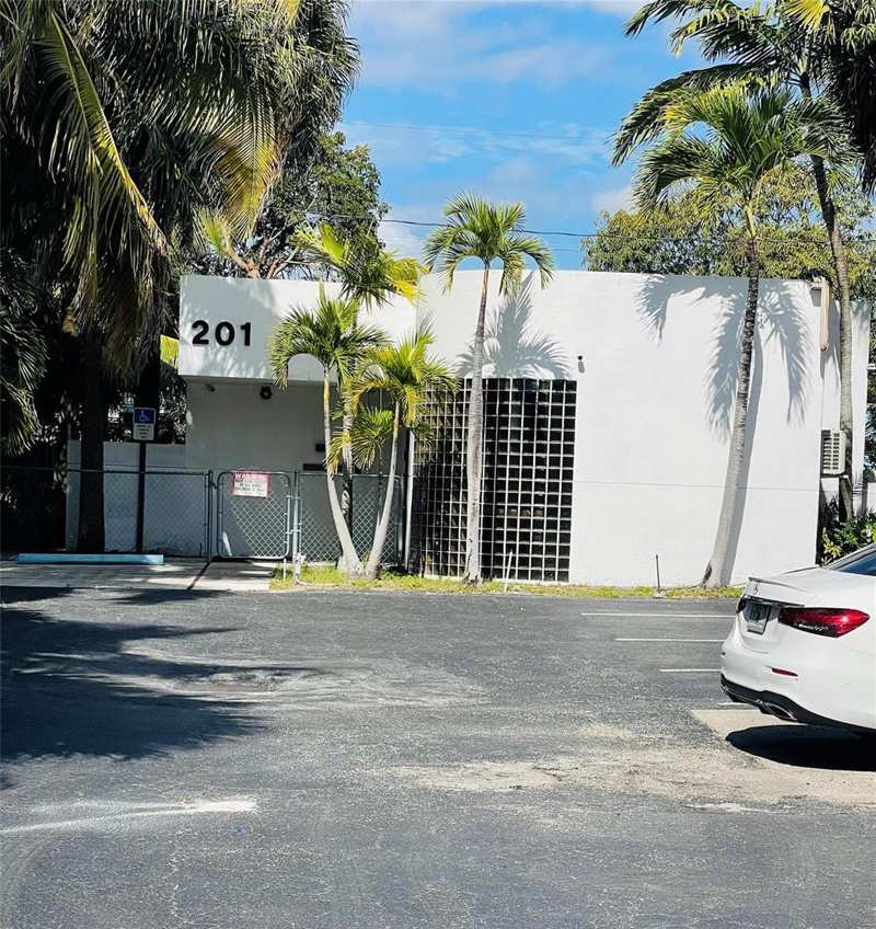 201 SE 19th Street, Fort Lauderdale FL 33316