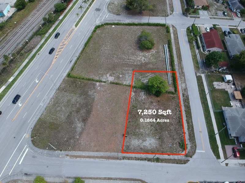 84 SW 1 Court, Deerfield Beach FL 33441