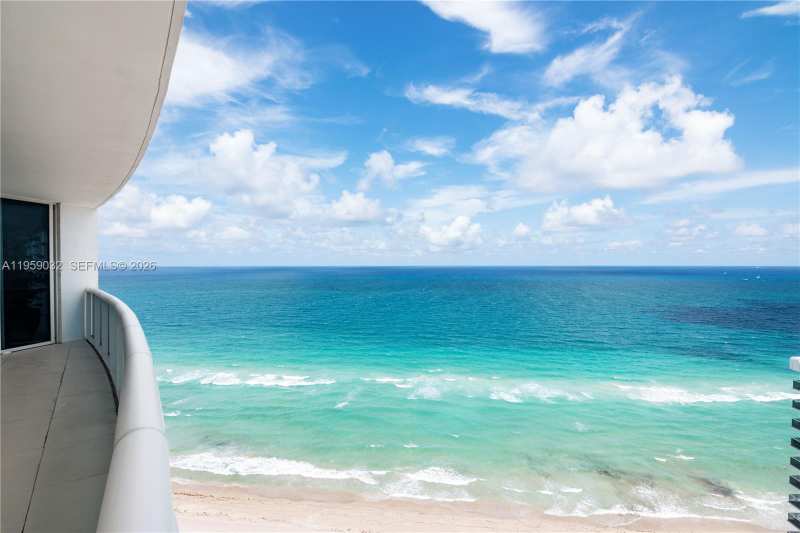 2711 S Ocean Dr # 2205, Hollywood FL 33019