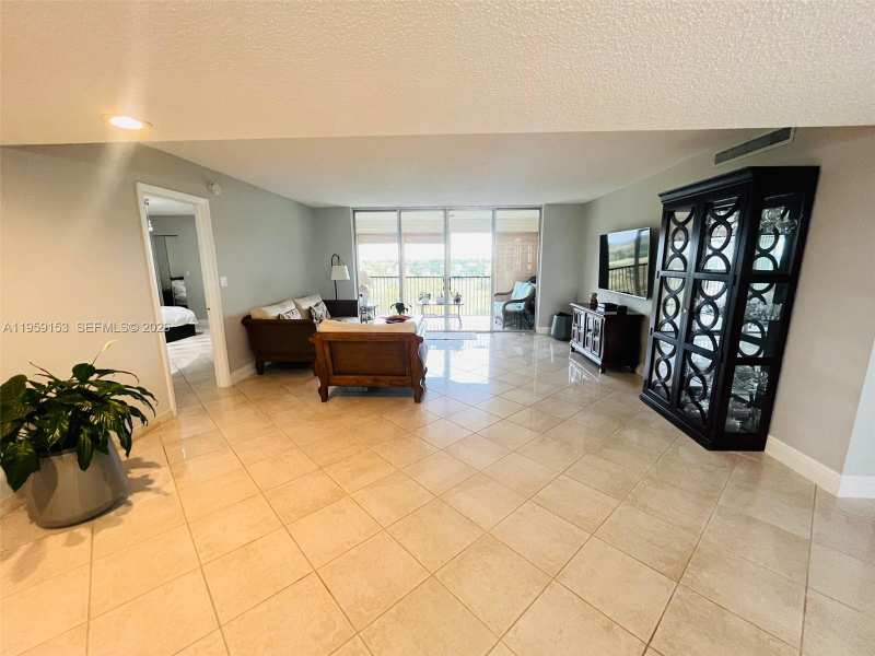 3940 Inverrary Blvd # A, Lauderhill FL 33319