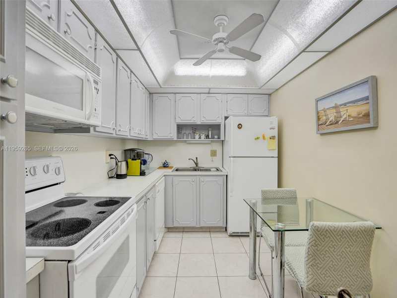 3113 S Ocean Dr # 603, Hallandale Beach FL 33009