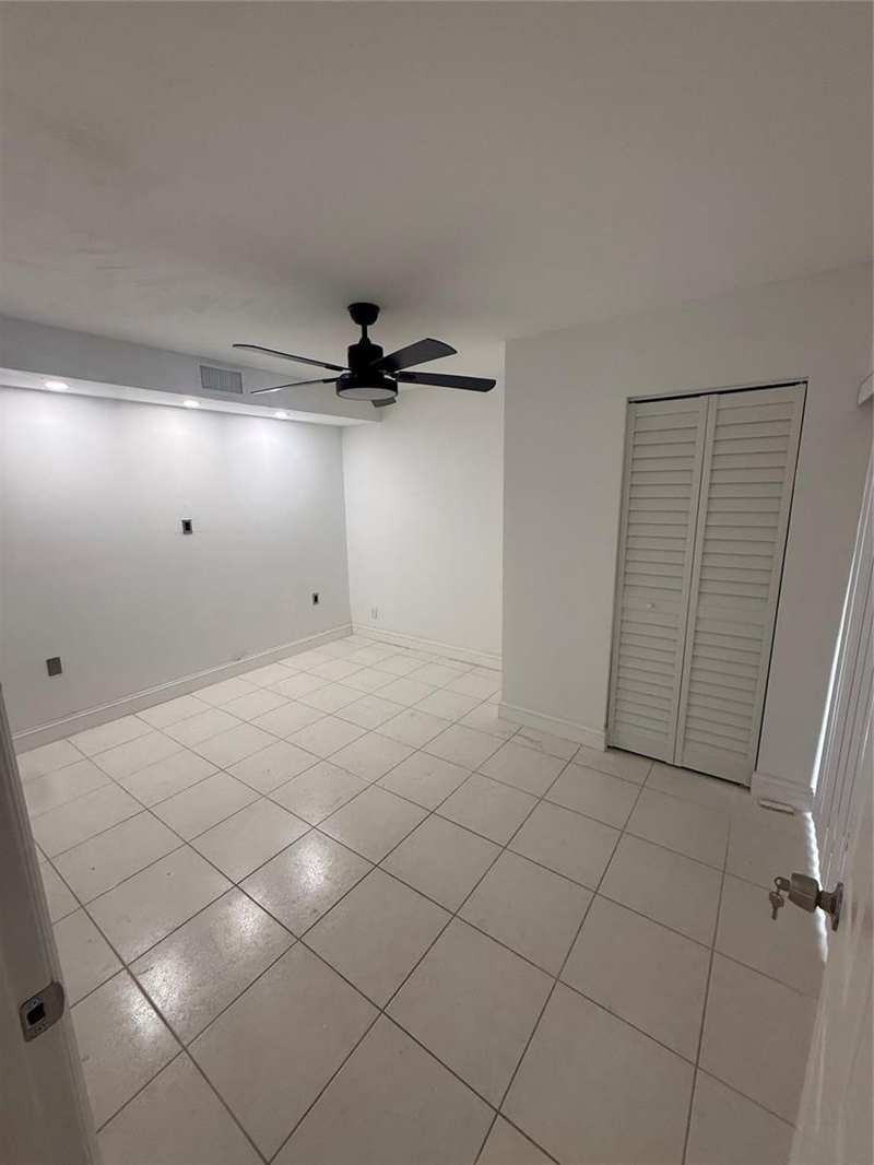 9138 SW 23rd Street # B, Davie FL 33324