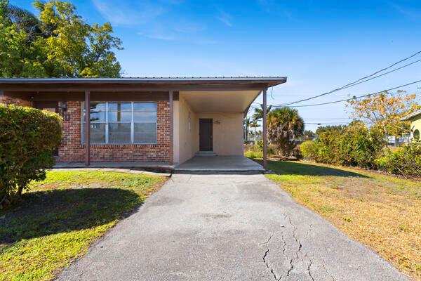 110 SW 12th Avenue, South Bay FL 33493
