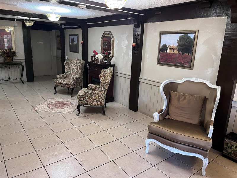 3670 N Inverrary Drive # 1F, Lauderhill FL 33319
