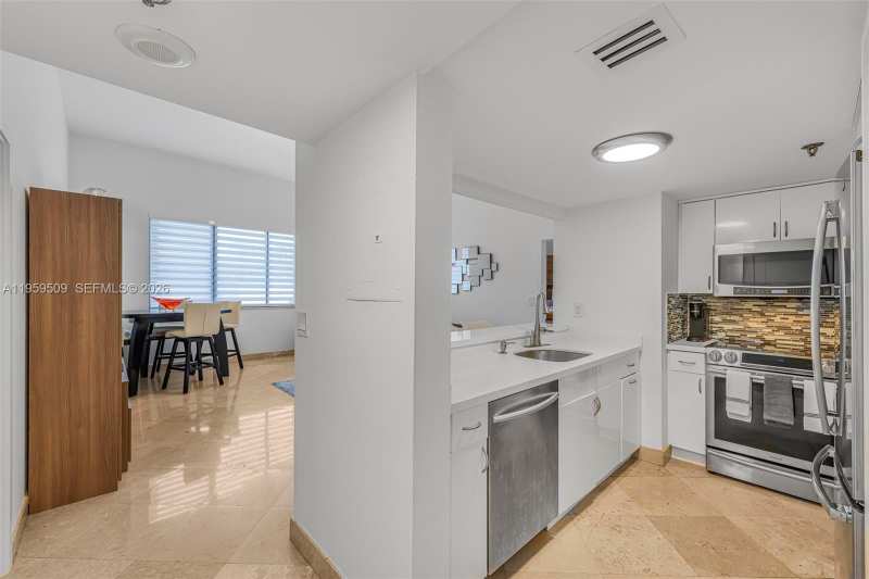 540 Brickell Key Dr # 500, Miami FL 33131