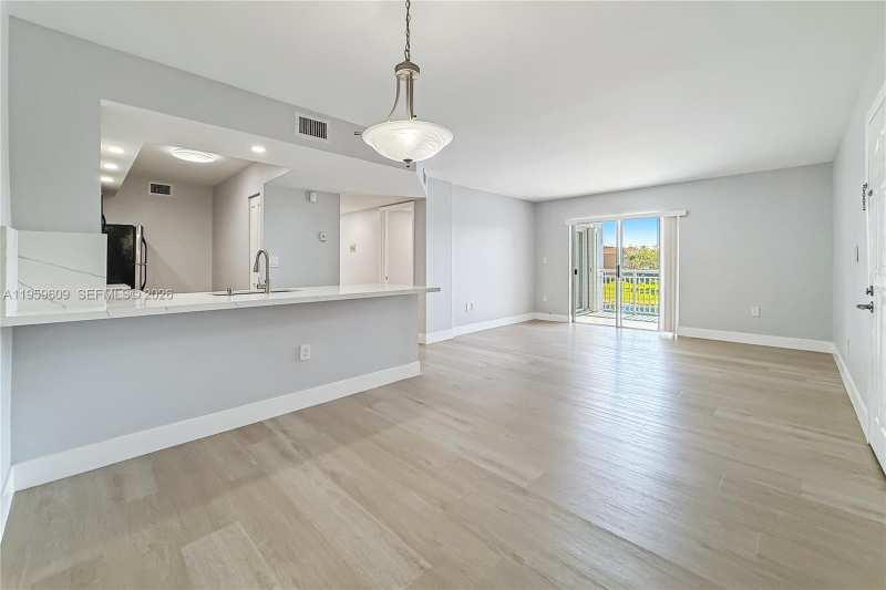 8590 SW 212th St # 204, Cutler Bay FL 33189