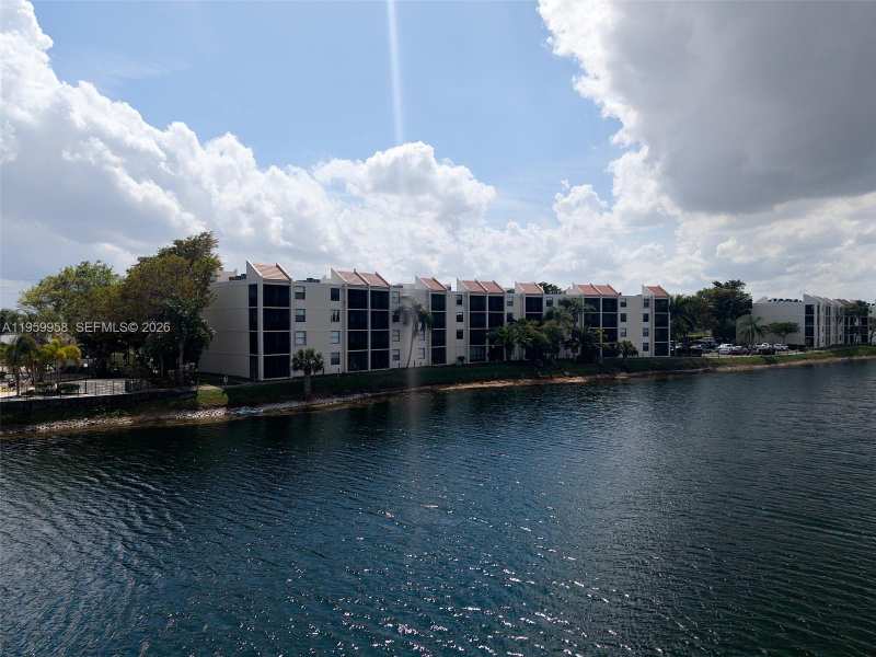 116 Lake Emerald Dr # 408, Oakland Park FL 33309