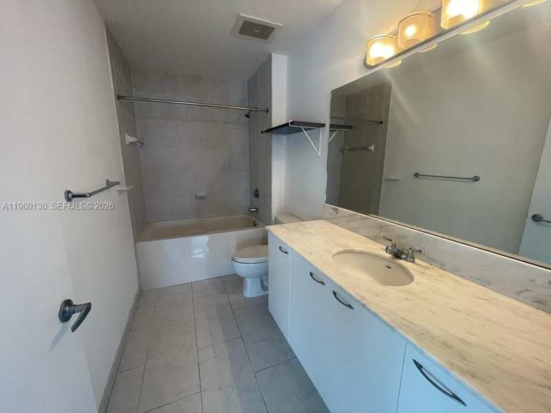 133 NE 2 AVE # 1813, Miami FL 33132