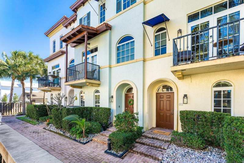 813 Estancia Way, Boynton Beach FL 33435