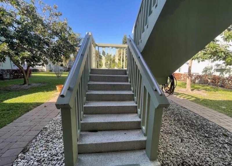 66 Easthampton C # C, West Palm Beach FL 33417