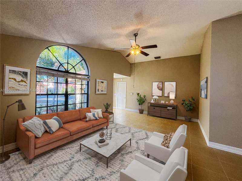 4176 NW 5th Dr, Deerfield Beach FL 33442