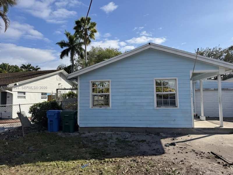 1568 NE 35th St, Oakland Park FL 33334