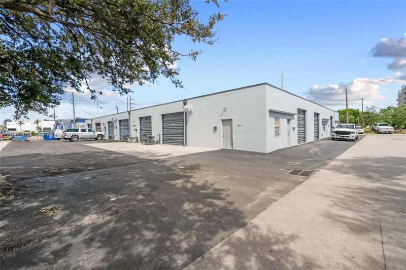 201 SW 21st St, Fort Lauderdale FL 33315