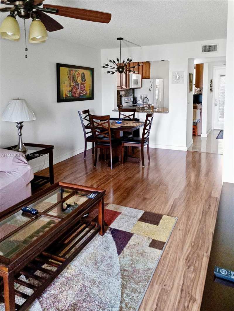 10402 Sunrise Lakes Blvd # 201, Sunrise FL 33322