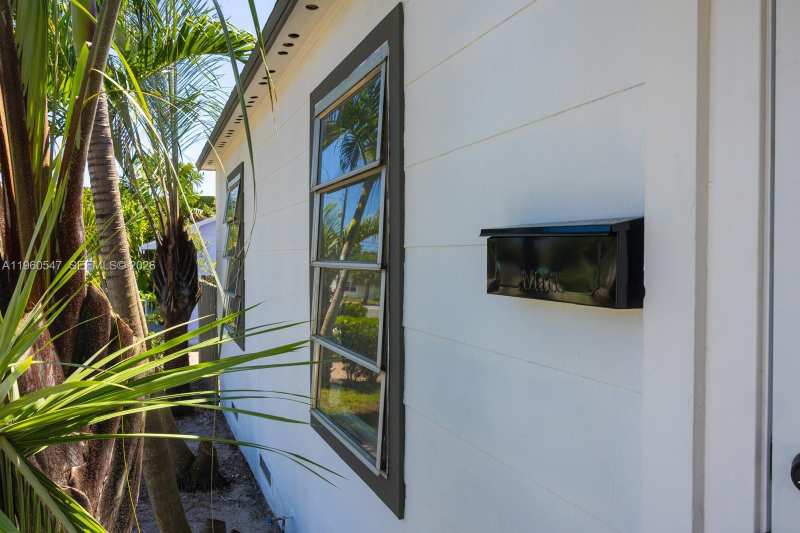 812 33rd St, West Palm Beach FL 33407