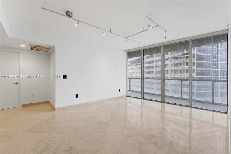 475 Brickell Ave # 3513, Miami FL 33131