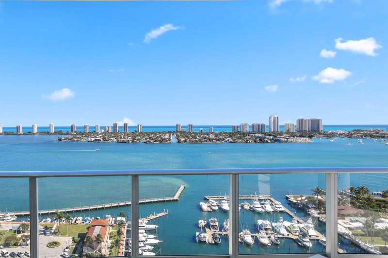 220 Lake Shore Drive # 2112, Lake Park FL 33403