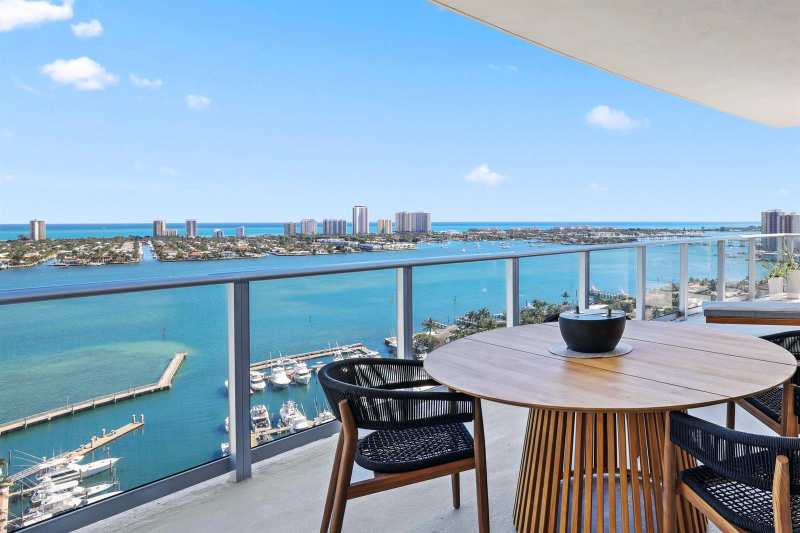 220 Lake Shore Drive # 2112, Lake Park FL 33403