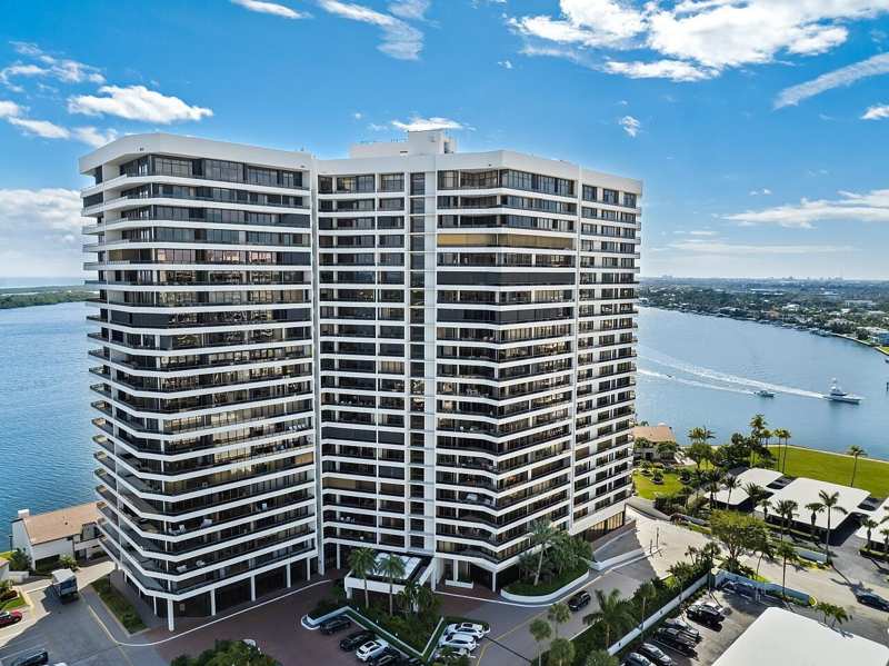 100 Lakeshore Drive # 252, North Palm Beach FL 33408